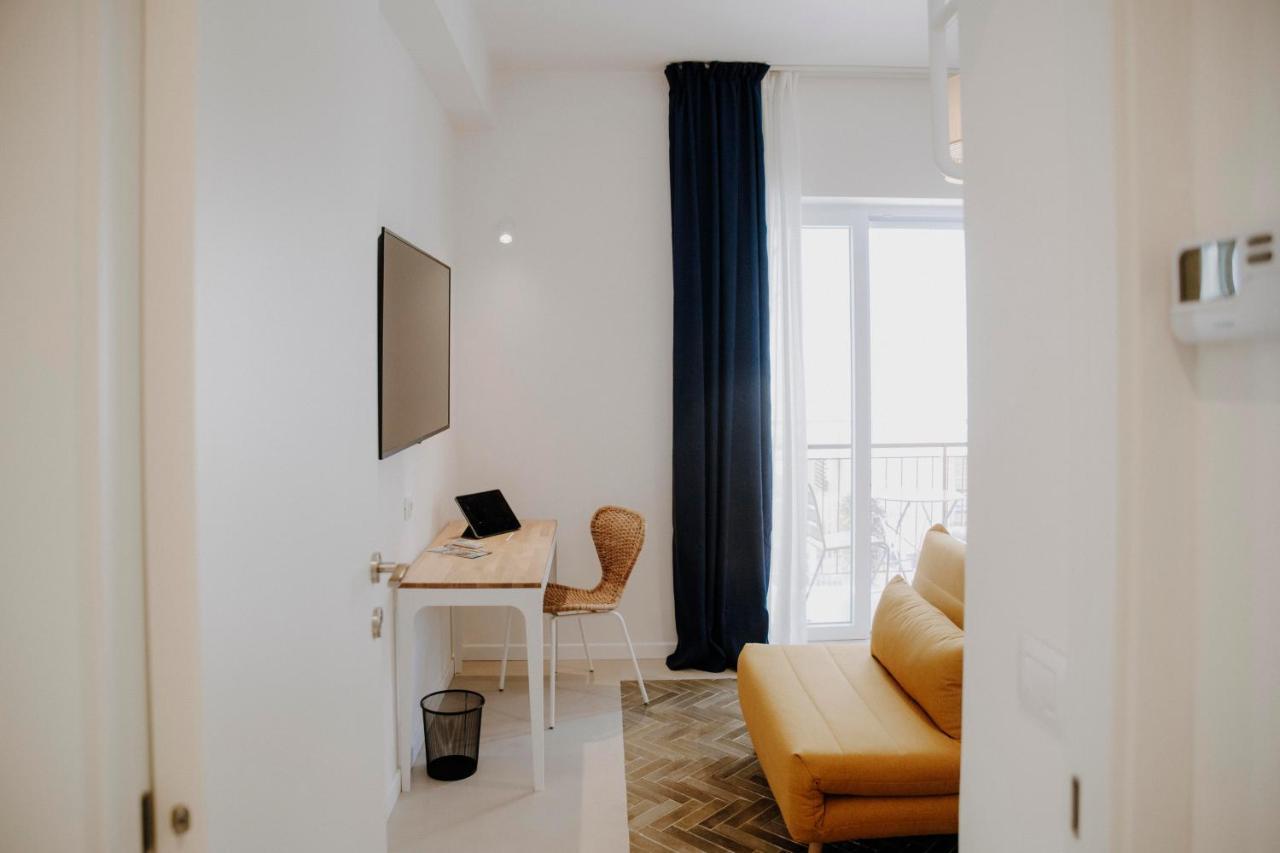 Petrarca17 Guest House A Due Passi Dal Mare Террачина Экстерьер фото